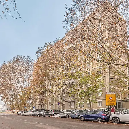 Appartement Bright And Quiet Close To Fair Milaan